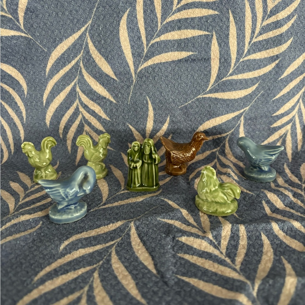 Vintage Wade England Red Rose Tea Figures